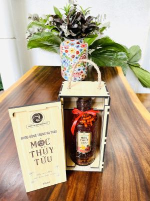 RƯỢU ĐÔNG TRÙNG HẠ THẢO MỘC THUỶ TỬU 625 ML HỘP GỖ