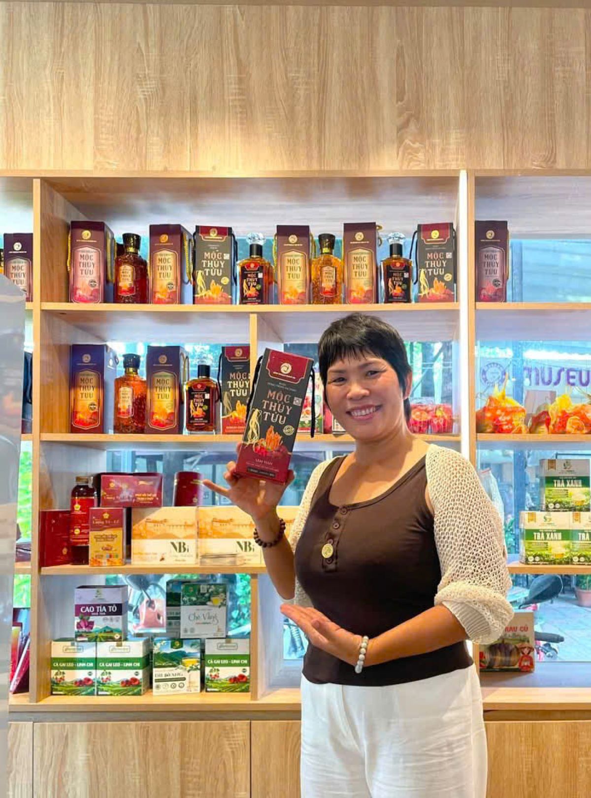 Đi b&aacute;n h&agrave;ng m&agrave; cứ ngỡ đi uống tr&agrave;, t&aacute;m chuyện với anh chị em trong C&acirc;u lạc bộ!
