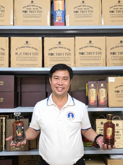 Anh em th&agrave;nh vi&ecirc;n CLB Doanh Nh&acirc;n Quảng Trị lan tỏa Mộc Thủy Tửu